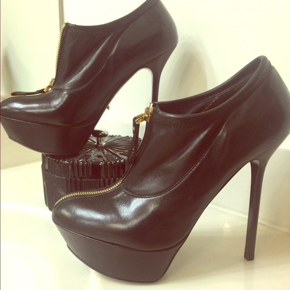 Authentic Sergio Rossi black leather heels.